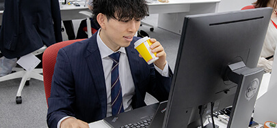 コーヒーを飲みながらToDoチェック